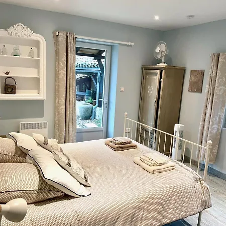 De Razes Maison d'hôtes Touffailles